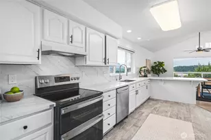 2104 Highland Dr, Anacortes, WA 98221 - Photo 6