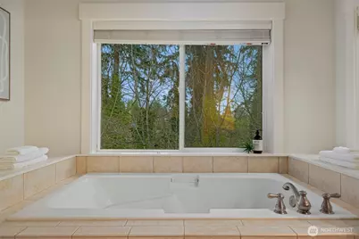 1717 100th Avenue NE, Bellevue, WA 98004 - Photo 28