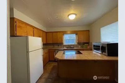 6221 S 129th Street, Seattle, WA 98178 - Photo 6