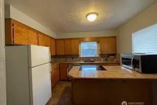 6221 S 129th St, Seattle, WA 98178 - Photo 6