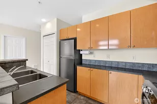 18 Dravus St, Seattle, WA 98109 - Photo 10