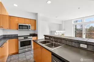 18 Dravus St, Seattle, WA 98109 - Photo 12