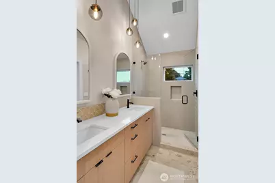 6357 38th Avenue SW, Seattle, WA 98126 - Photo 18