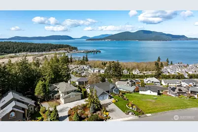 4612 Cypress Drive, Anacortes, WA 98221 - Photo 2