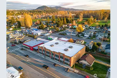 916 W Division, Mount Vernon, WA 98273 - Photo 2