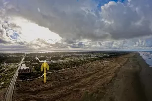 855 Ocean Shores Blvd NW, Ocean Shores, WA 98569 - Photo 2