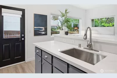 4530 Meridian Avenue N #S-2, Seattle, WA 98103 - Photo 12