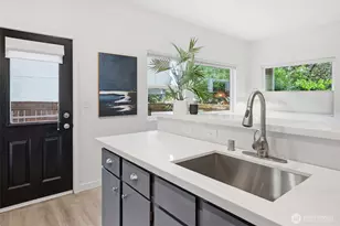 4530 Meridian Ave N, Seattle, WA 98103 - Photo 12