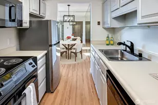 2201 3rd Ave, Seattle, WA 98121 - Photo 8