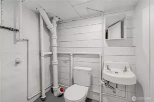 1807 Federal Ave E, Seattle, WA 98102 - Photo 32