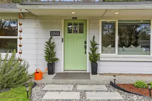 11545 34th Ave NE, Seattle, WA 98125 - Photo 2