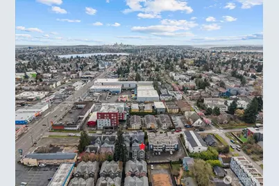 930 N 96th Street, Seattle, WA 98103 - Photo 32