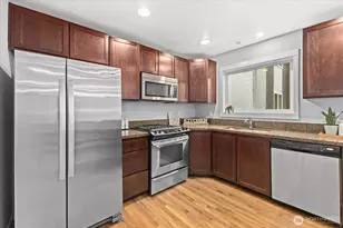 930 N 96th St, Seattle, WA 98103 - Photo 10