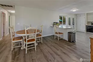 933 13th St SW, Puyallup, WA 98371 - Photo 8