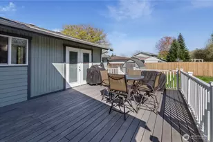 933 13th St SW, Puyallup, WA 98371 - Photo 24