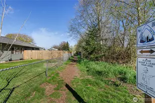 933 13th St SW, Puyallup, WA 98371 - Photo 30