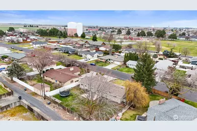 915 E Elsinore Street, Othello, WA 99344 - Photo 32