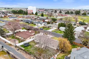 915 E Elsinore St, Othello, WA 99344 - Photo 32