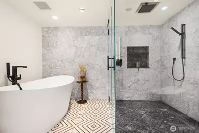 11753 Lakeside Avenue NE, Seattle, WA 98125 - Photo 14