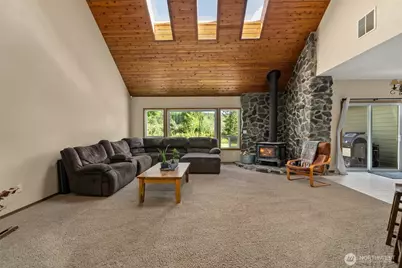 47207 138th Avenue E, Eatonville, WA 98328 - Photo 10