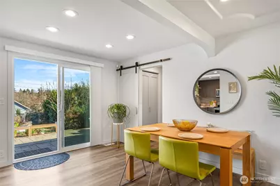 9240 30th Avenue SW, Seattle, WA 98126 - Photo 8