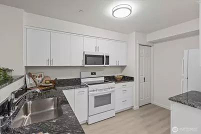 2009 196th Street SE #E303, Bothell, WA 98012 - Photo 12