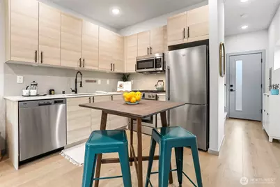 7753 26th Avenue NW #B, Seattle, WA 98117 - Photo 14