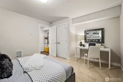 9239 B 16th Avenue SW, Seattle, WA 98106 - Photo 14