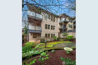 3042 SW Manning Street, Seattle, WA 98126 - Photo 2