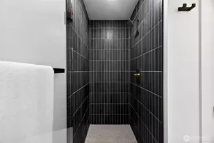 11011 Goodwin Way NE, Seattle, WA 98125 - Photo 16