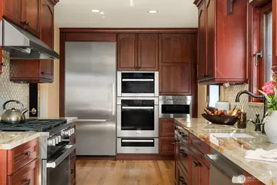 12715 Palatine Avenue N, Seattle, WA 98133 - Photo 16
