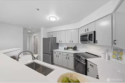 8760 Greenwood Avenue N #N308, Seattle, WA 98103 - Photo 6