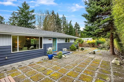 1090 Grow Avenue NW, Bainbridge Island, WA 98110 - Photo 4