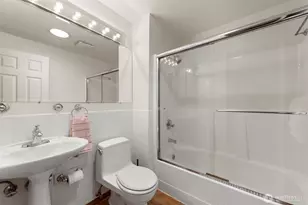 8844 SE 37th St, Mercer Island, WA 98040 - Photo 14