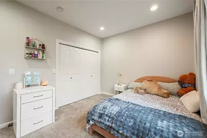 250 W St James Place, Longview, WA 98632 - Photo 28