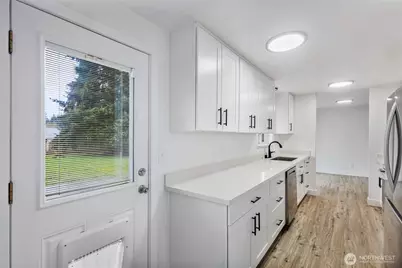 15017 11th Avenue Ct E, Tacoma, WA 98445 - Photo 8