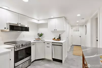 730 N 87th Street, Seattle, WA 98103 - Photo 28