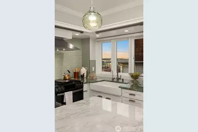 2307 Broadway E, Seattle, WA 98102 - Photo 14