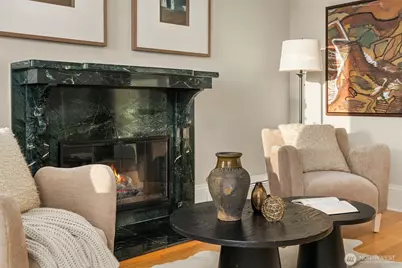 2307 Broadway E, Seattle, WA 98102 - Photo 12