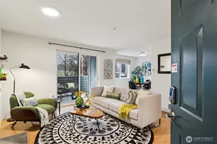 9242 Woodlawn Ave N, Seattle, WA 98103 - Photo 4