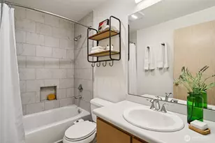 9242 Woodlawn Ave N, Seattle, WA 98103 - Photo 20