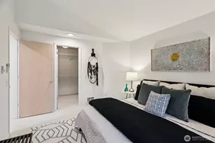 9242 Woodlawn Ave N, Seattle, WA 98103 - Photo 18