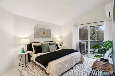 9242 Woodlawn Avenue N #B, Seattle, WA 98103 - Photo 16