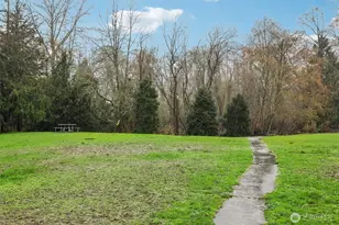 9242 Woodlawn Ave N, Seattle, WA 98103 - Photo 30