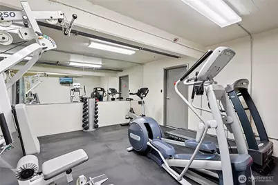 701 1st Avenue N #204, Seattle, WA 98109 - Photo 34