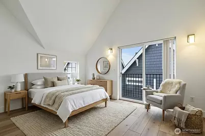 910 N 74th Street, Seattle, WA 98103 - Photo 16