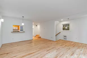 910 N 74th St, Seattle, WA 98103 - Photo 12