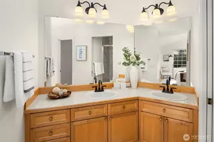 18544 NE 57th St, Redmond, WA 98052 - Photo 14