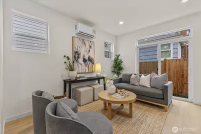 11017 35th Avenue NE, Seattle, WA 98125 - Photo 10