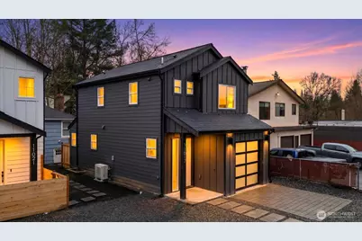 11017 35th Avenue NE, Seattle, WA 98125 - Photo 2